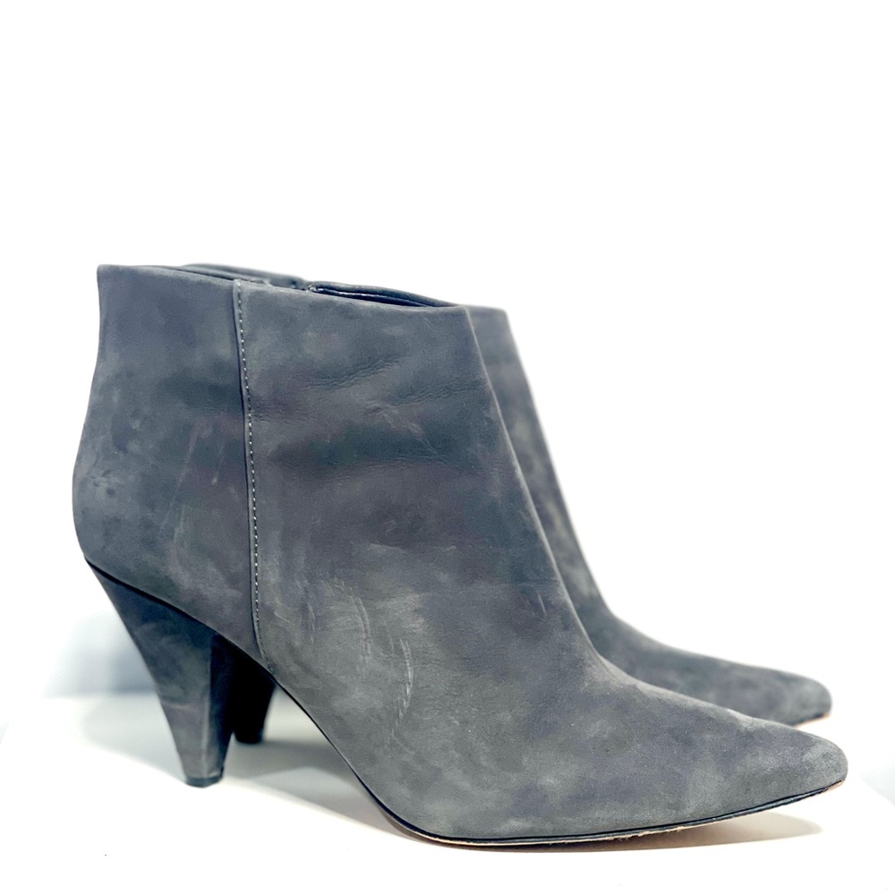 Vince camuto boots gray suede sizee 8